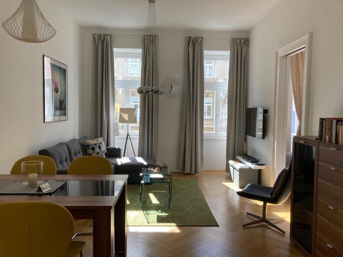 Living * Viena