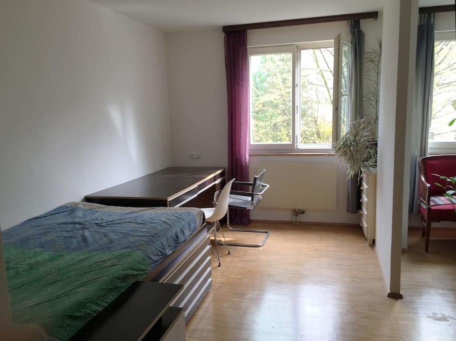 Bed & Breakfast In Maisonette With Garden, Parking Place