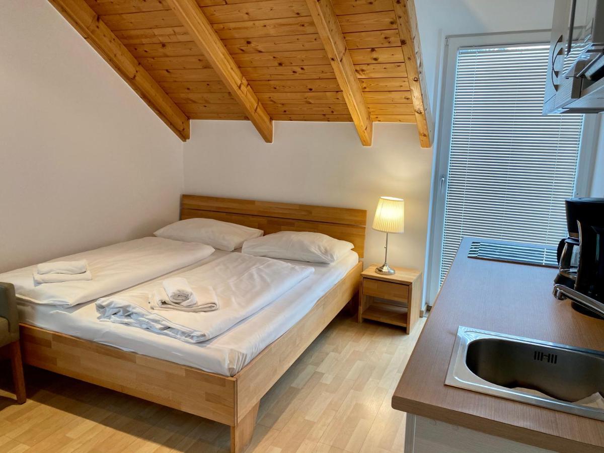 Ajo - Alte Donau View Balcony - Self-check-in * Vienna