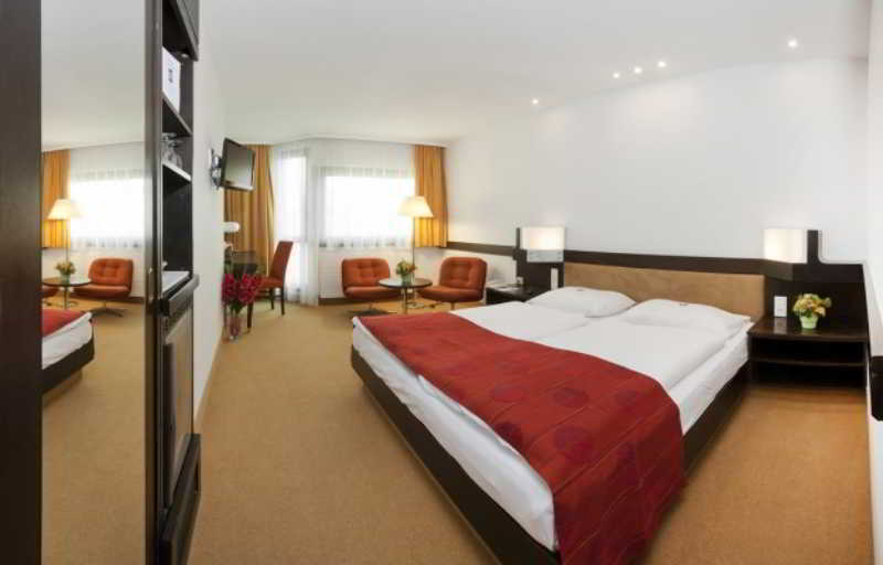 Hotel Mercure Raphael 4*