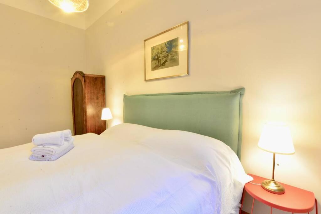 Beautiful Viennese Flat In The Centre *