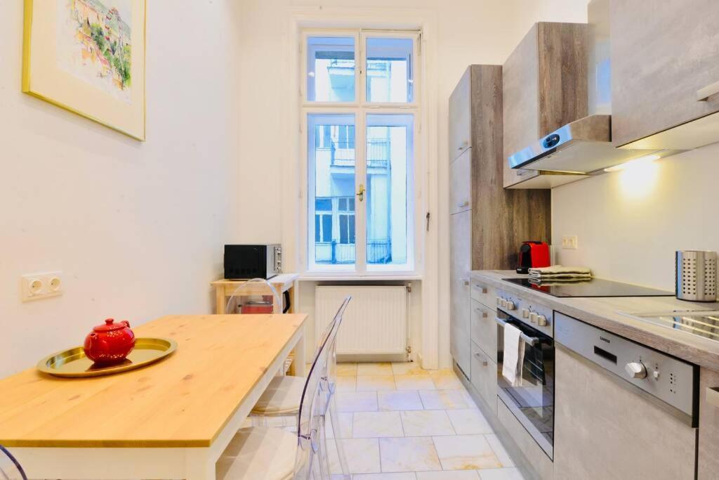 Beautiful Viennese Flat In The Centre Apartment Vienna