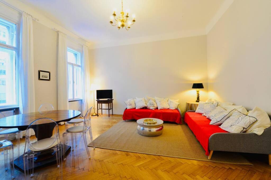 Apartment Beautiful Viennese Flat In The Centre *
