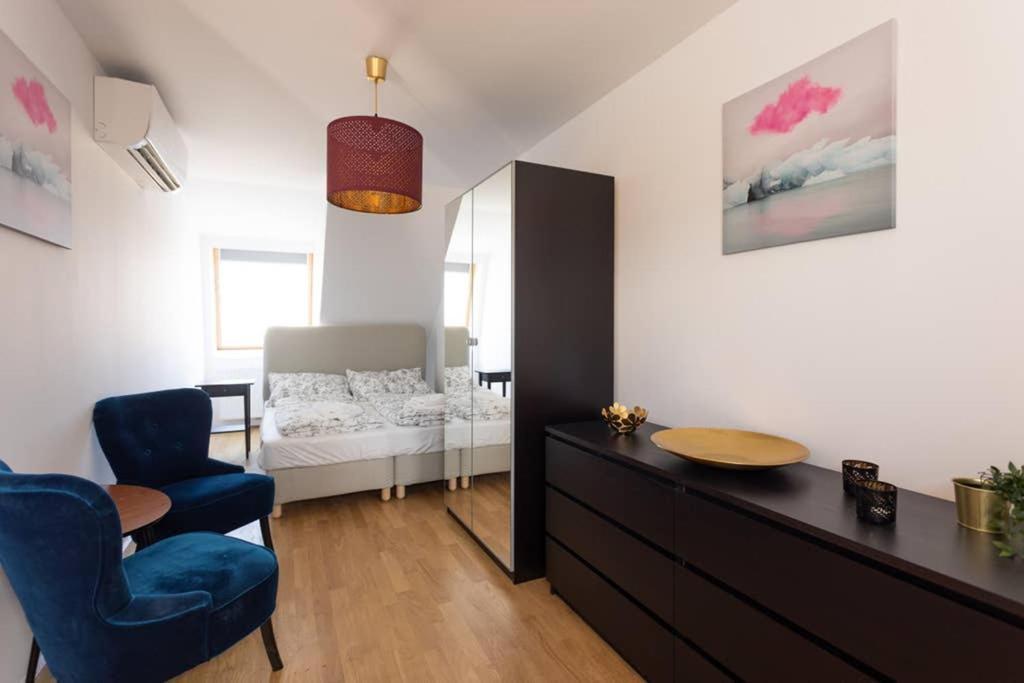 Apartment Penthouse Bei Schönbrunn Mit Dachterasse! N44 Wien
