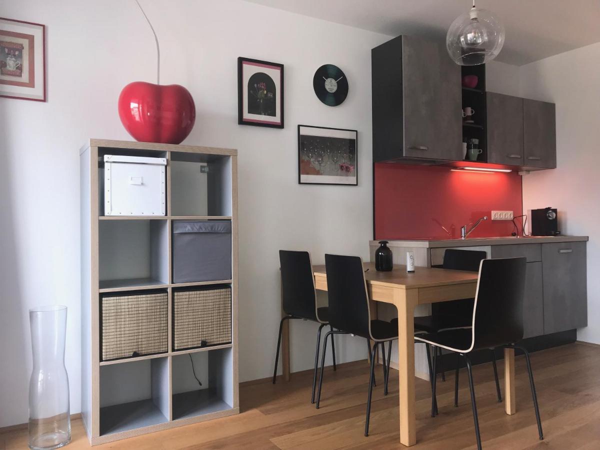 Apartment Red Flower With Pool - 5 Min To Vienna