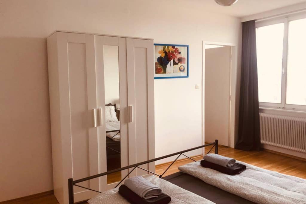 Apartment Mitten Im Achten. Zentrale In