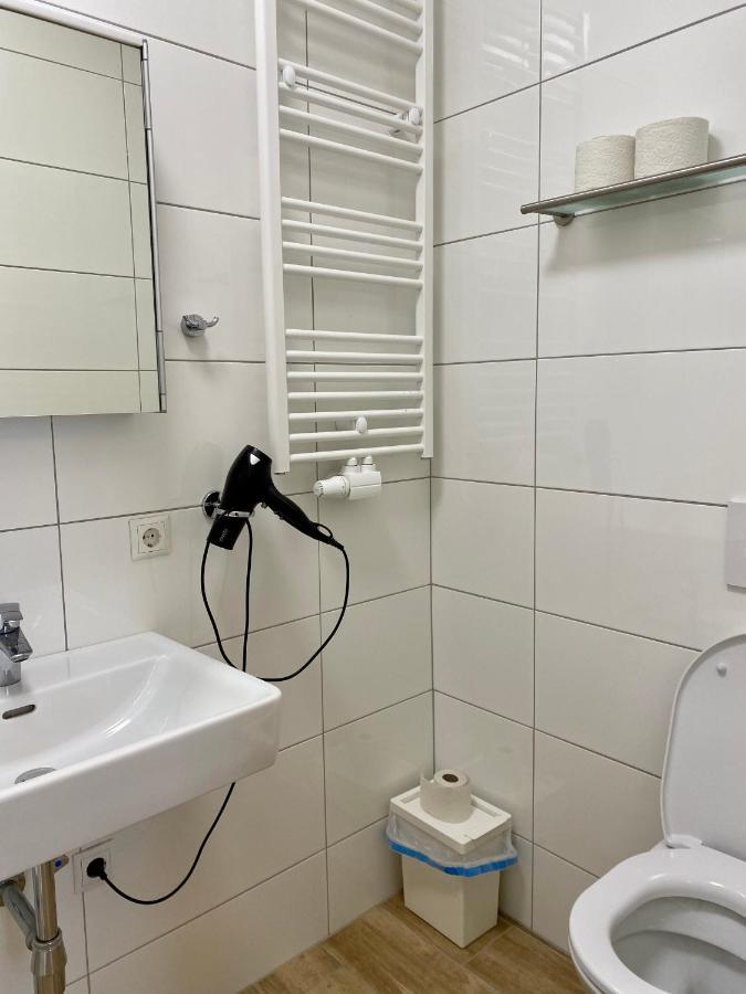 Ajo - Messe - Self-check-in Vienna