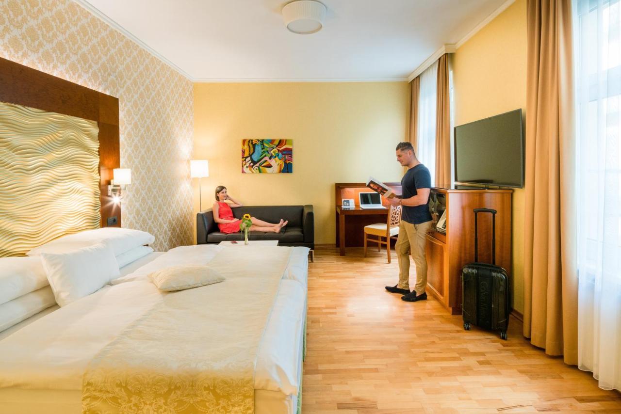 Hotel Josefshof Am Rathaus 4*