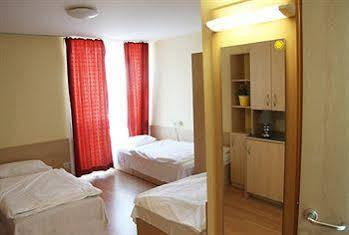 Hostel Strawberry