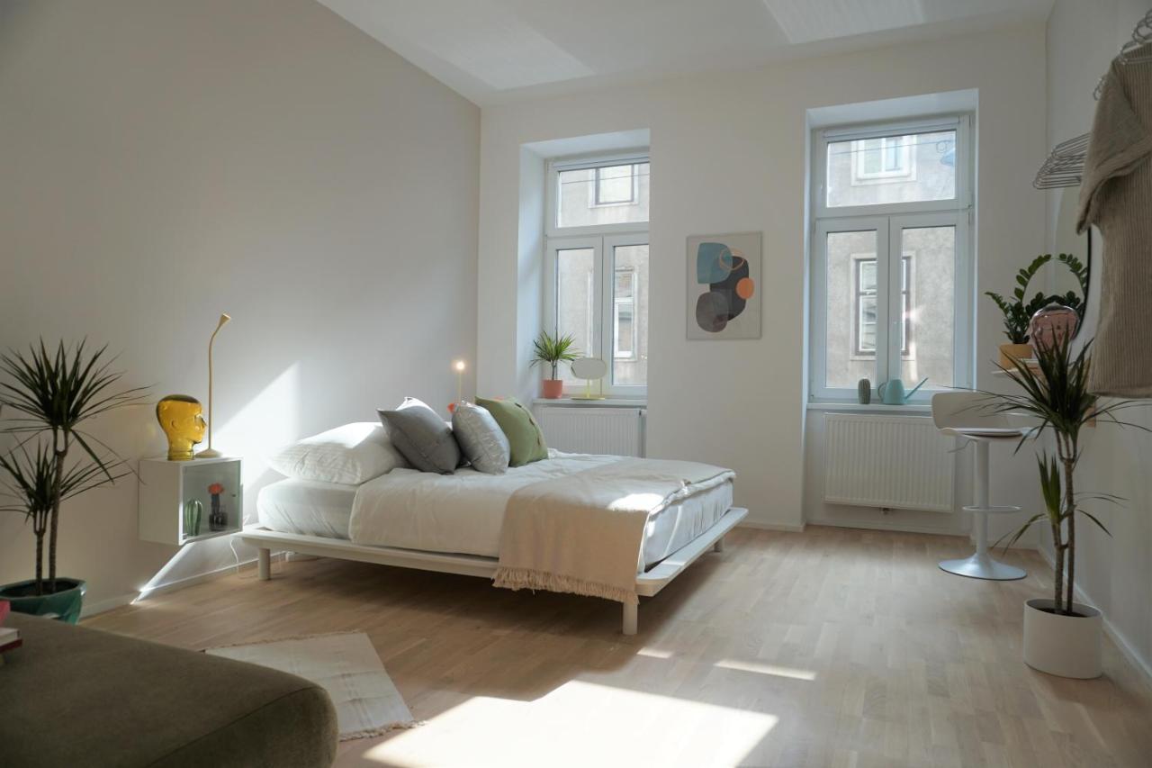 Modern 2br - Full Kitchen - Schoenbrunn Area - 15 Mins To Center Apartamento Viena