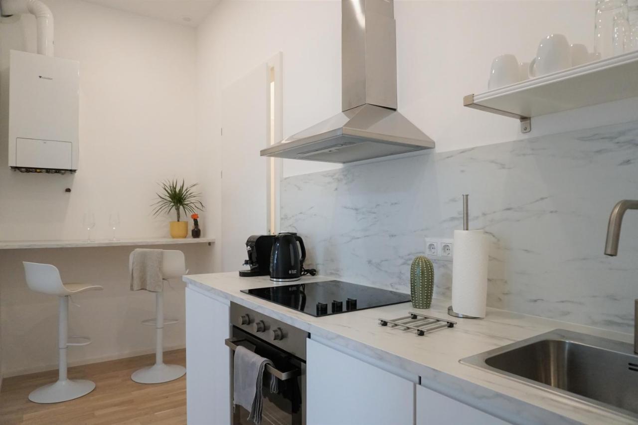 Modern 2br - Full Kitchen - Schoenbrunn Area - 15 Mins To Center Apartamento Viena