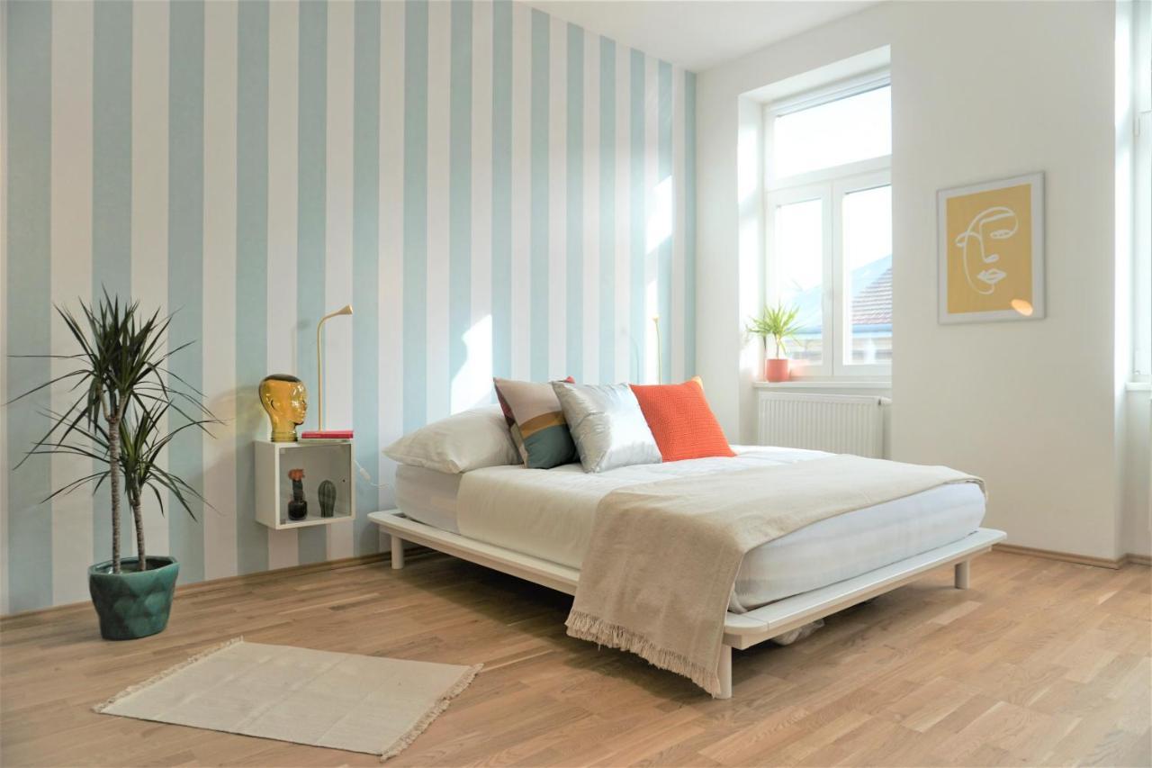 Modern 2br - Full Kitchen - Schoenbrunn Area - 15 Mins To Center Apartamento Viena