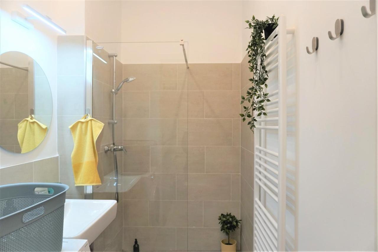 Modern 2br - Full Kitchen - Schoenbrunn Area - 15 Mins To Center *