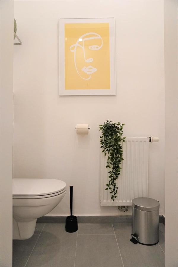 Modern 2br - Full Kitchen - Schoenbrunn Area - 15 Mins To Center * Viena