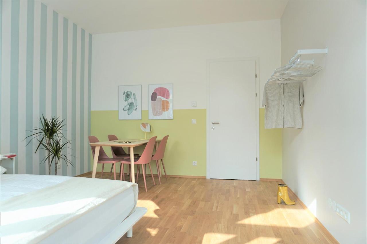 Modern 2br - Full Kitchen - Schoenbrunn Area - 15 Mins To Center * Viena