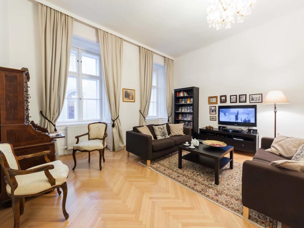 Elegant Apartment