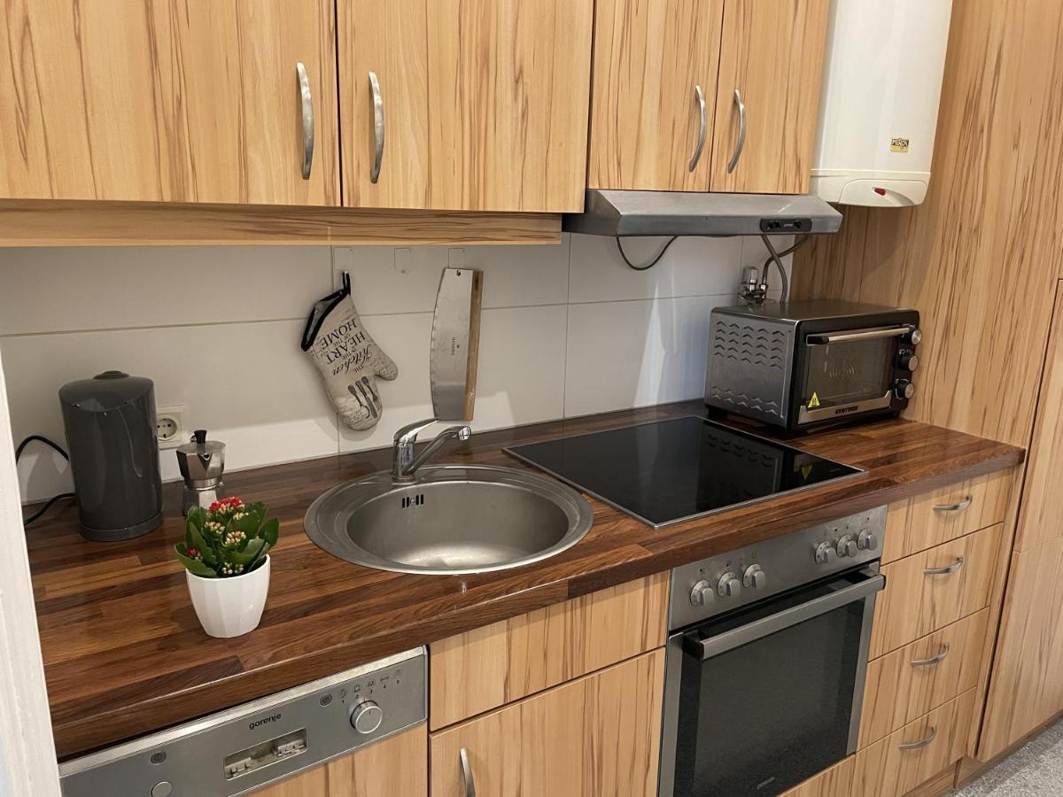 Central Sunny Flat With Free Parking