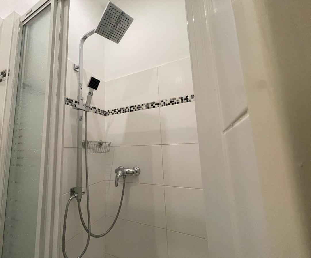 Central Sunny Flat With Free Parking Apartment Wien