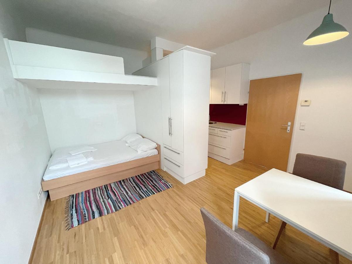 Metro Apartments Vienna Hostel *