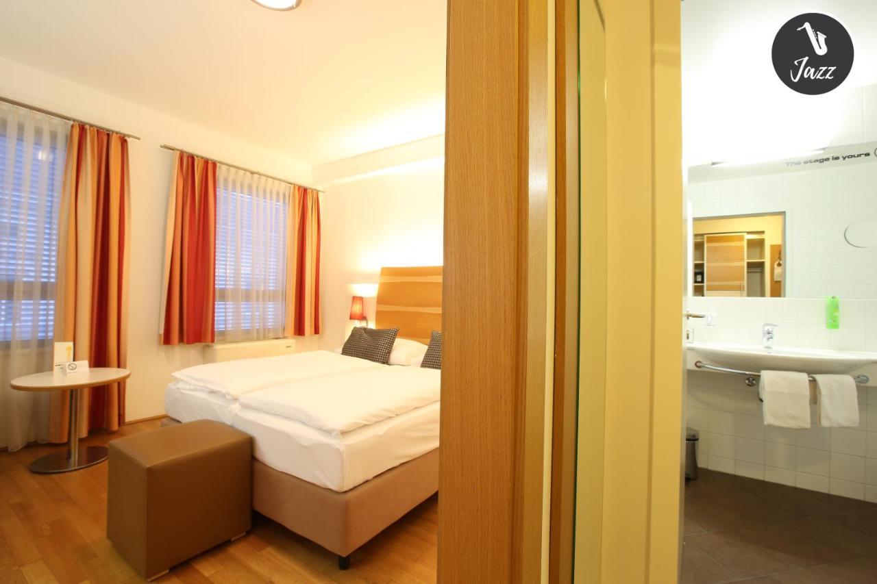 Hotel Arte Stadthalle 4*