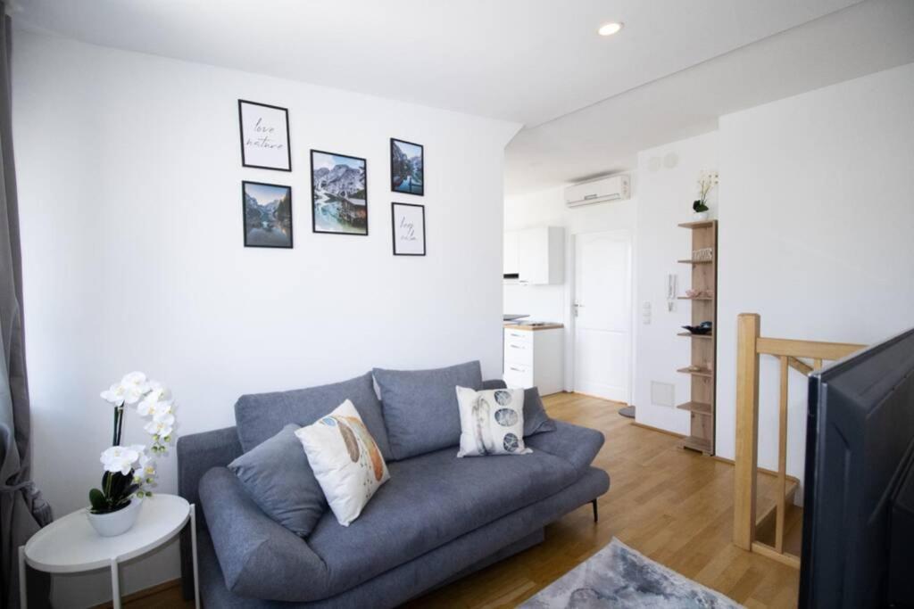 Apartment Sunny & Cozy Penthouse With Balcony L Dg4'14 *
