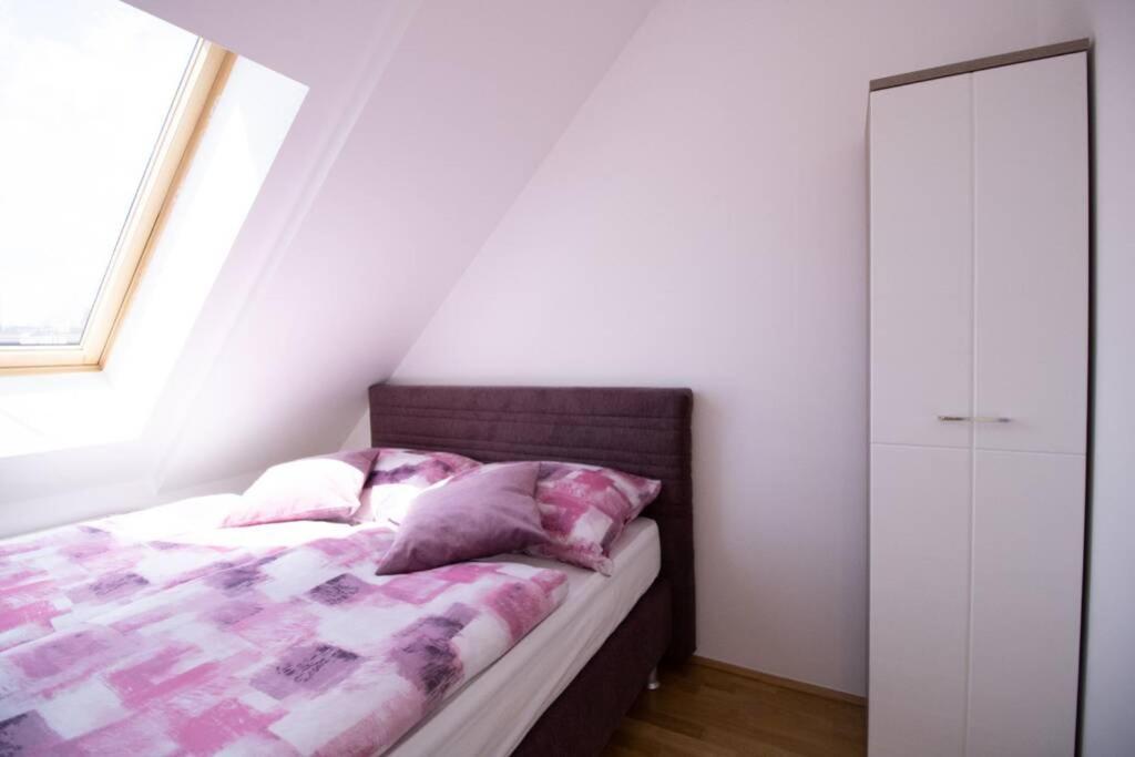 Apartment Sunny & Cozy Penthouse With Balcony L Dg4'14 Vienna
