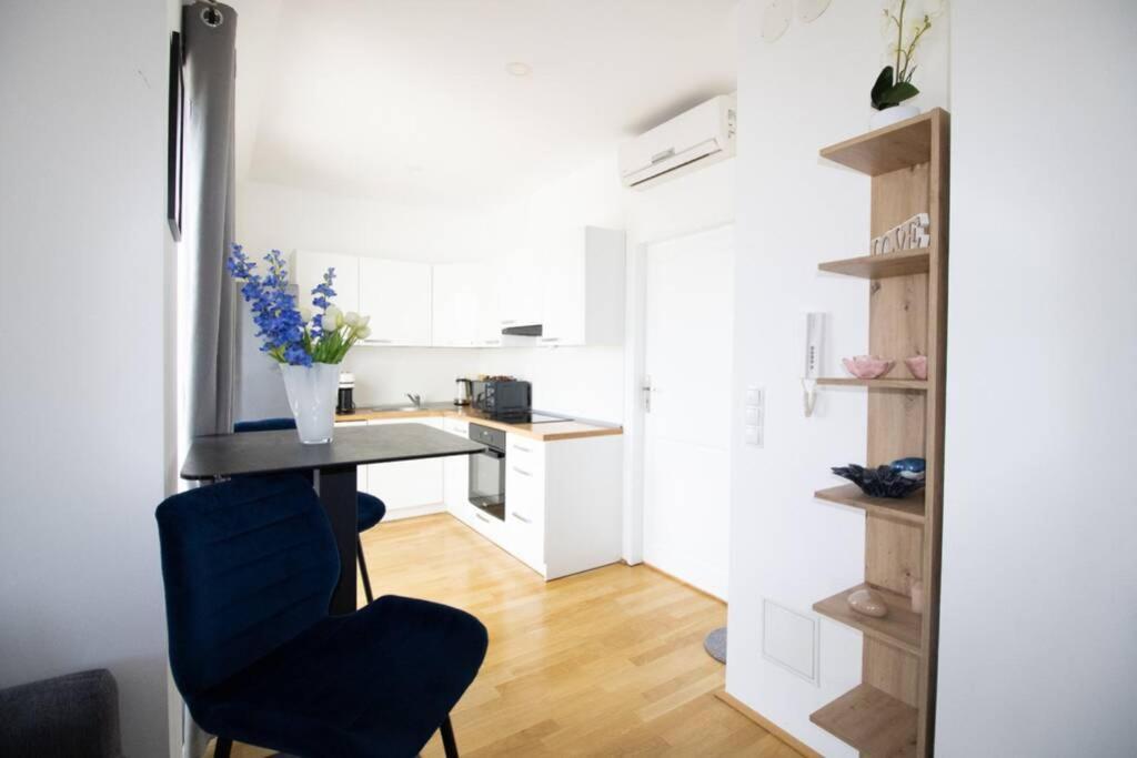 Apartment Sunny & Cozy Penthouse With Balcony L Dg4'14 *