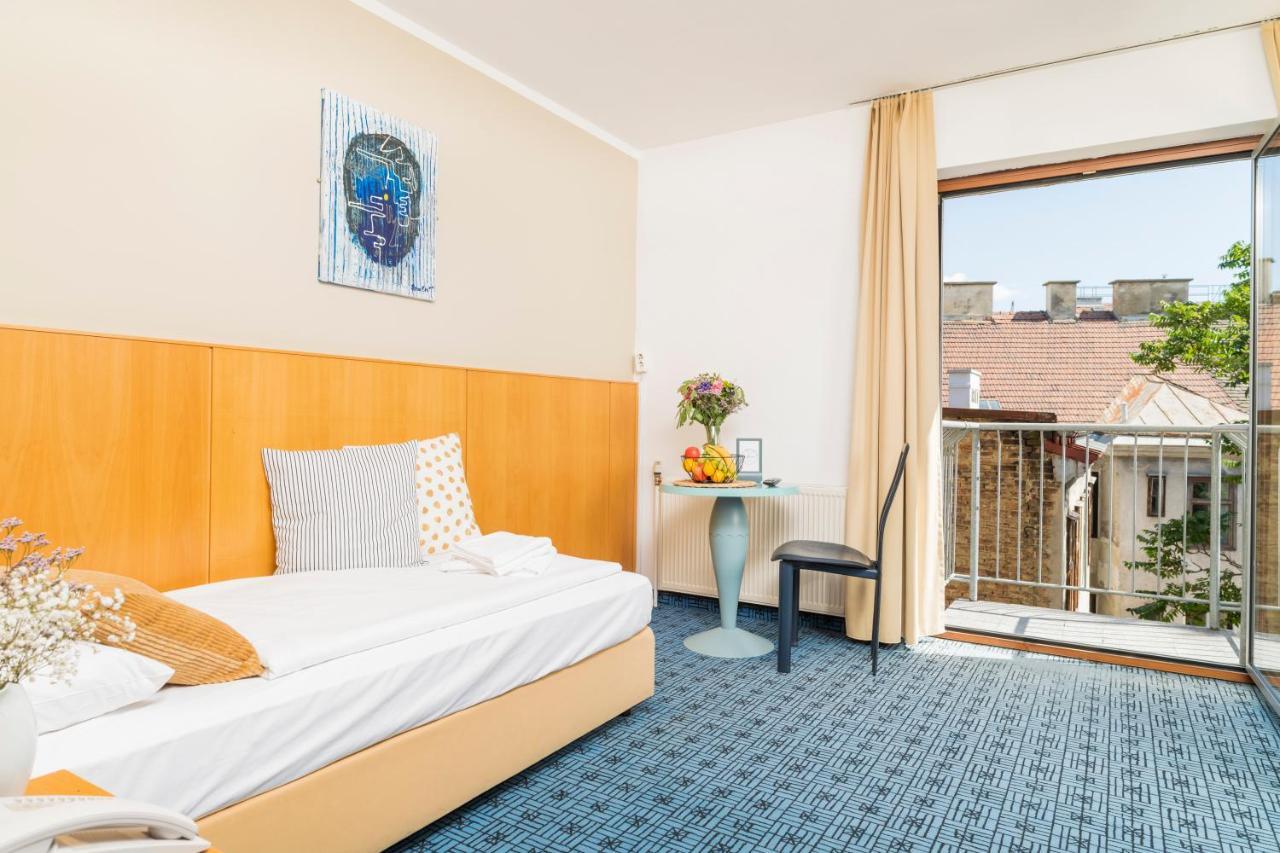 Art Hotel 3*