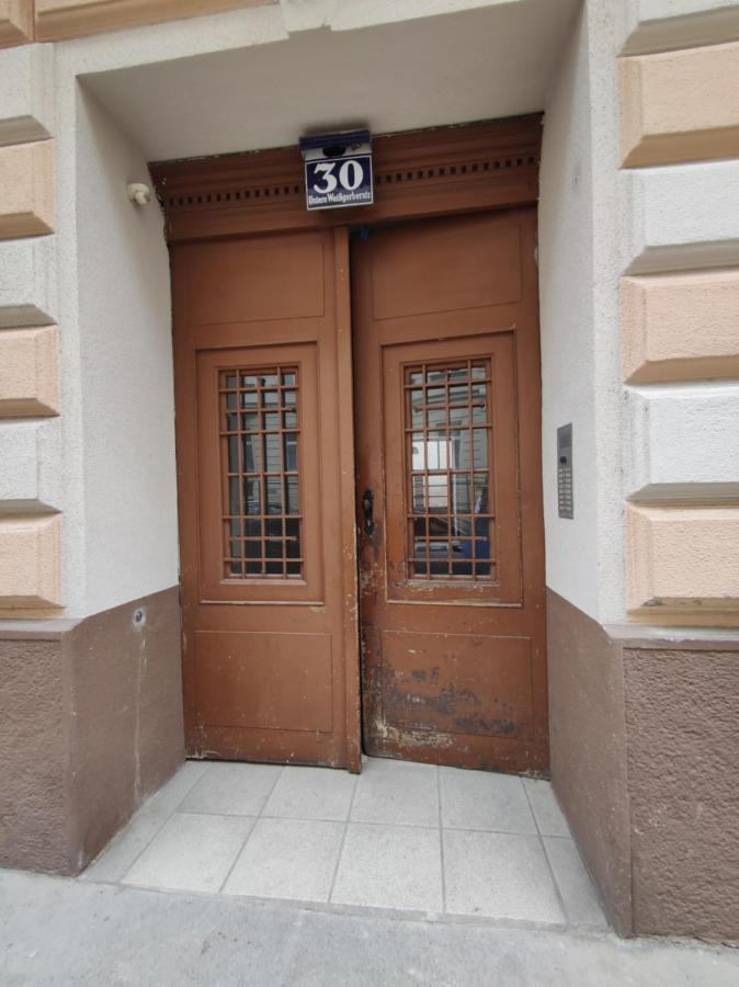 With Privat Shower In 3 Vienna