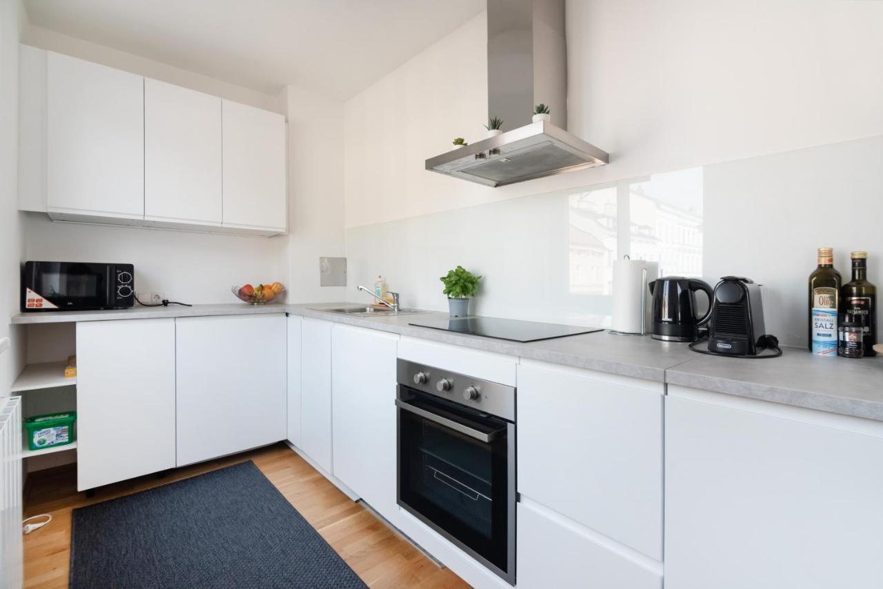 Modern, Bright -close To The Center In A Quiet Area Apartamento