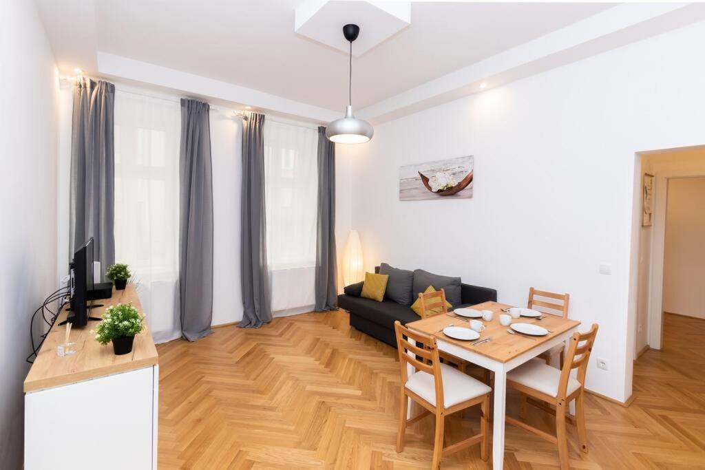 Apartment New, Central, In The Heart Of The 7th Heaven Wien