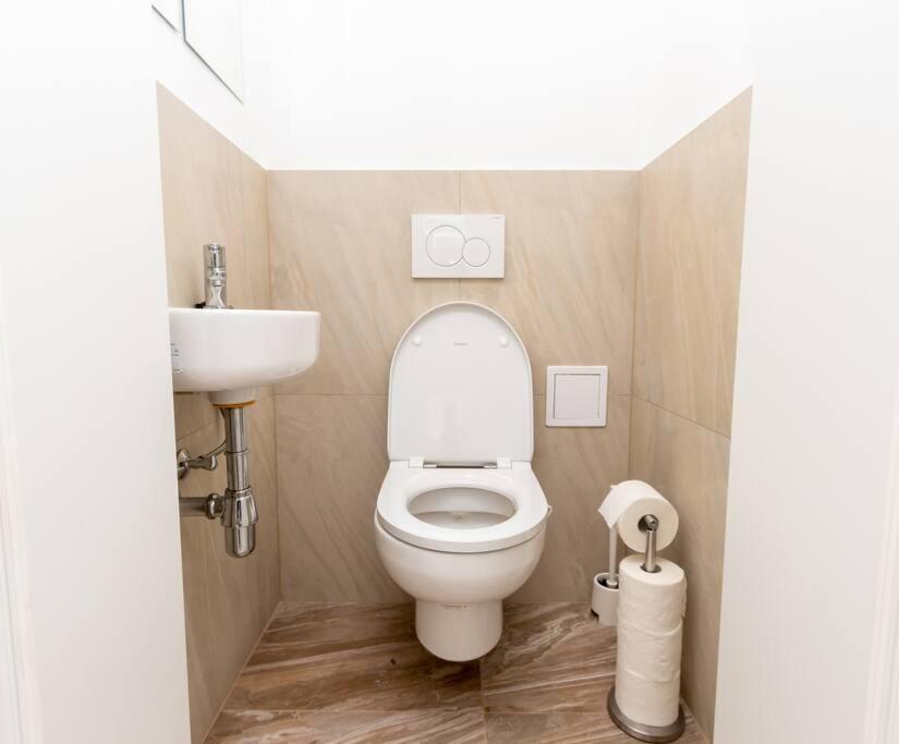 Apartment New, Central, In The Heart Of The 7th Heaven Wien