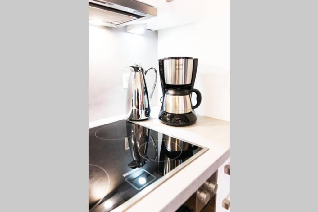 Apartment New, Quiet Flat Next To U1, Vic, Shopping Mall,... *