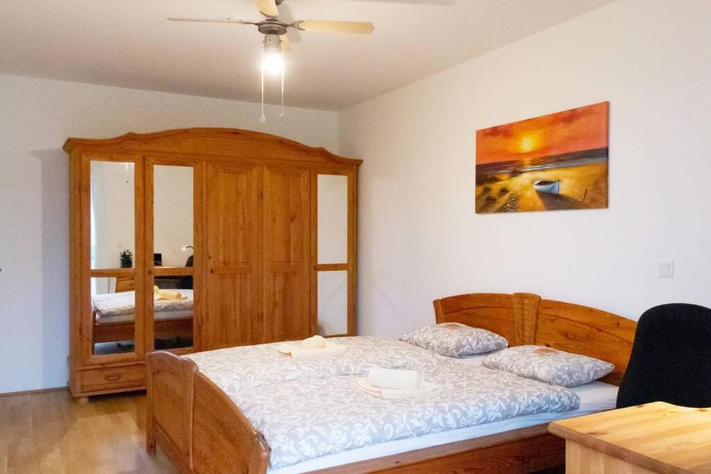 Apartment New, Quiet Flat Next To U1, Vic, Shopping Mall,...