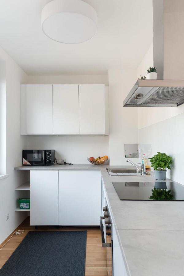 Modern, Bright -close To The Center In A Quiet Area * Viena