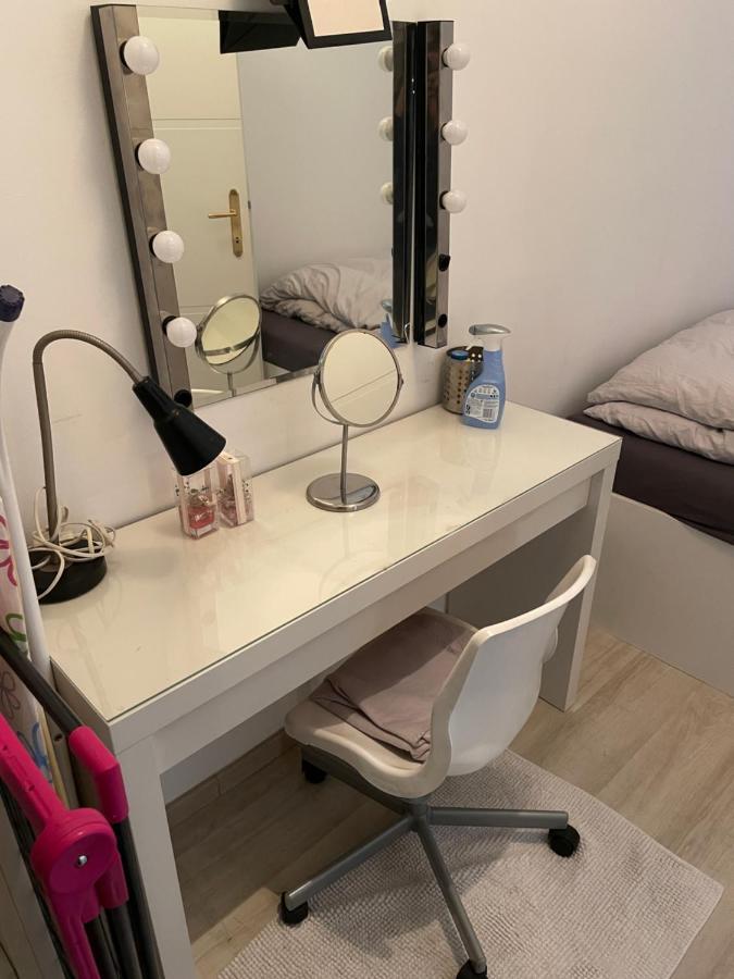 Apartment Comf. Apart Near The - 13 Minutes To 1st *