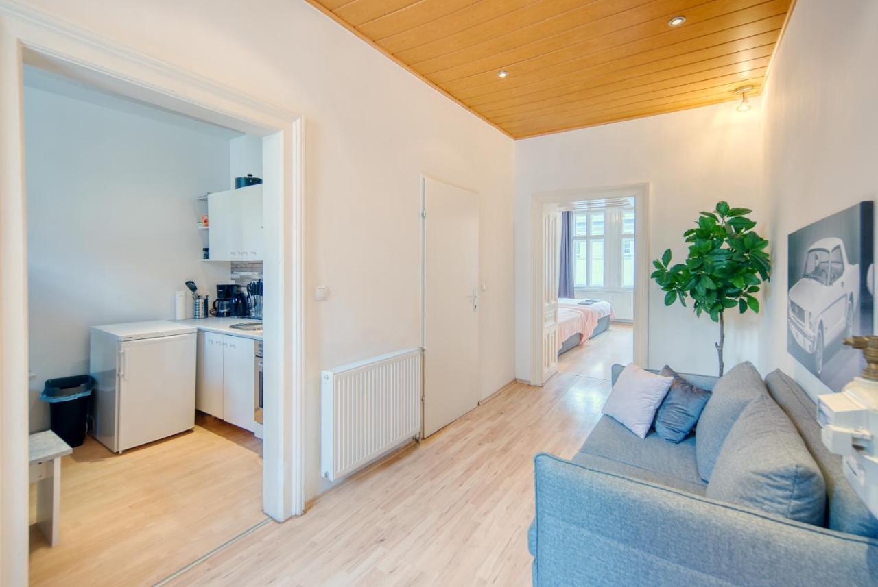 Super Close To Metro, Perfect For Long Term Stay, 17 Apartment *