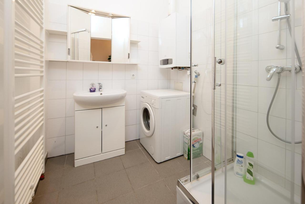 Super Close To Metro, Perfect For Long Term Stay, 17