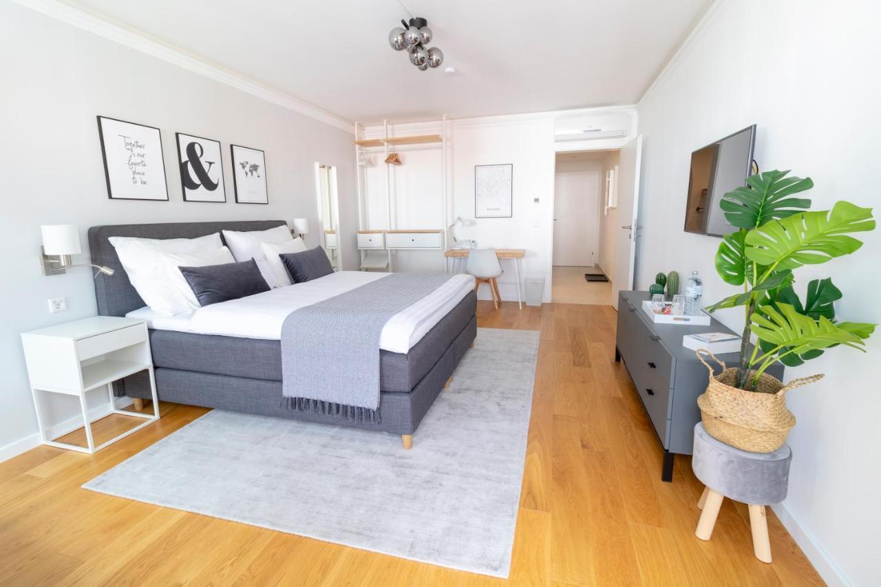 Boutique Sky Apt. With Balcony / Spot * Vienna