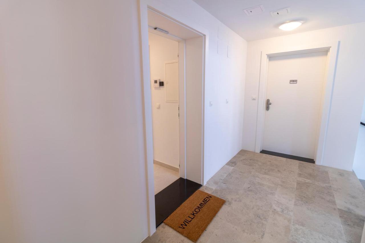 Apartment Boutique Sky Apt. With Balcony / Spot *