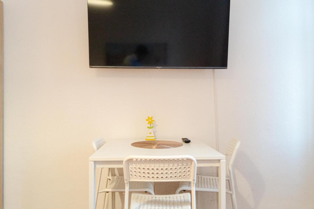 Apartment Comfy 2br- Near Wiener Stadthalle