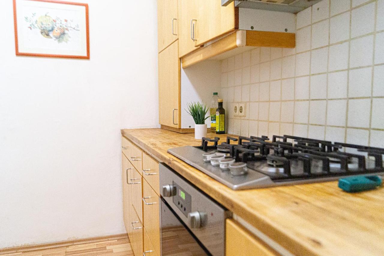 Comfy 2br- Near Wiener Stadthalle * Vienna