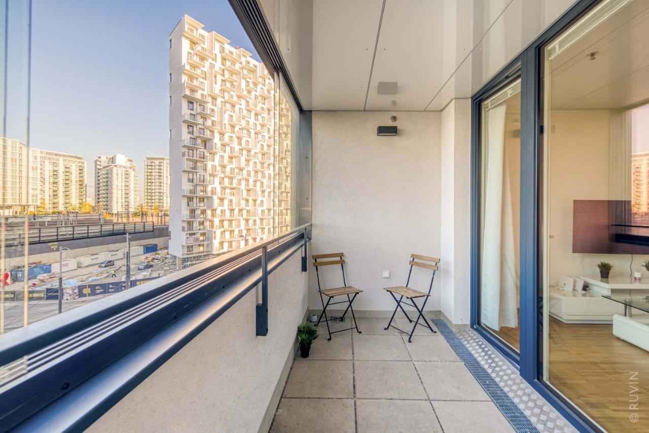 Apartment High Rise, Netflix, 2 Min To Main Station
