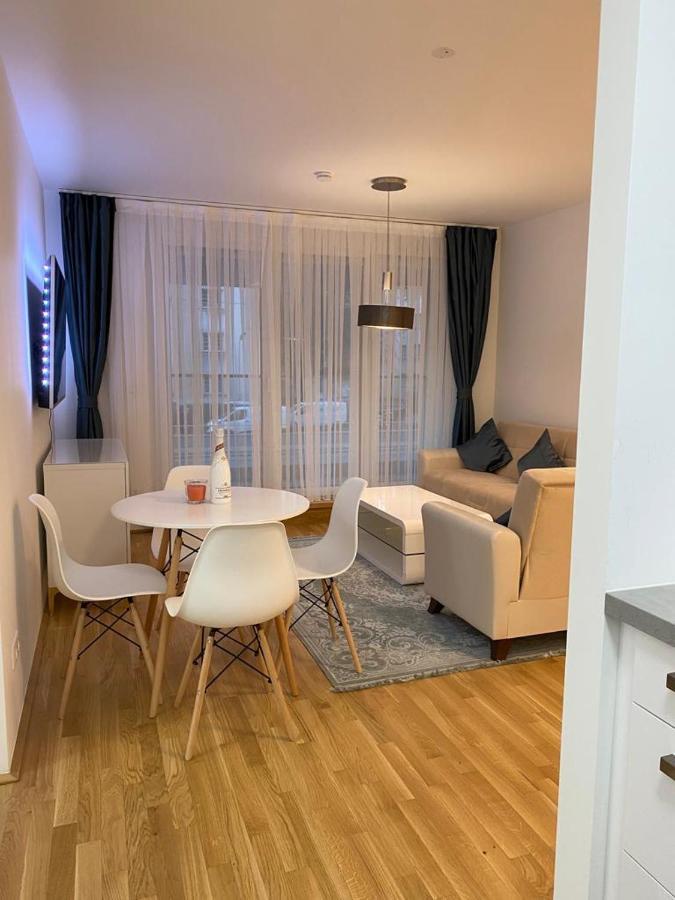 Apartment Feelhome Vienna, Subway U1 Kagran/Donauzentrum *