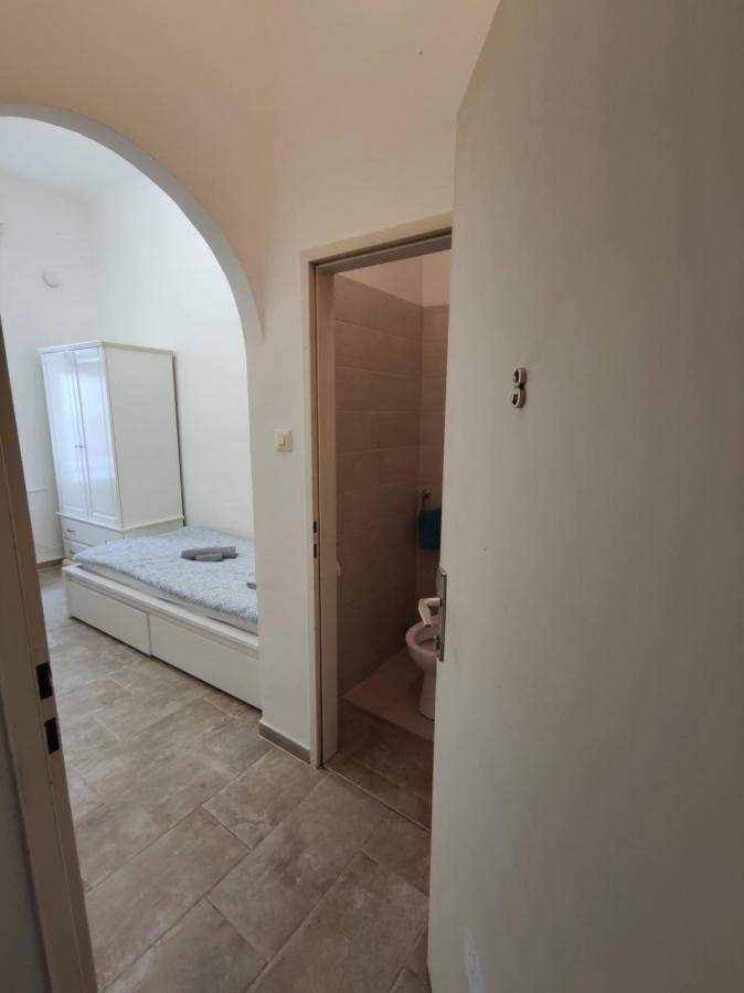 With Privat Shower In 3 *