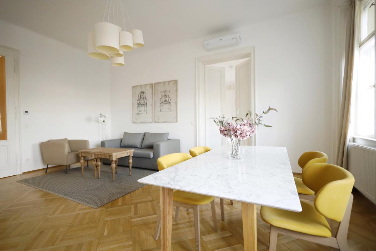 Heymi Opernring Apartamento *