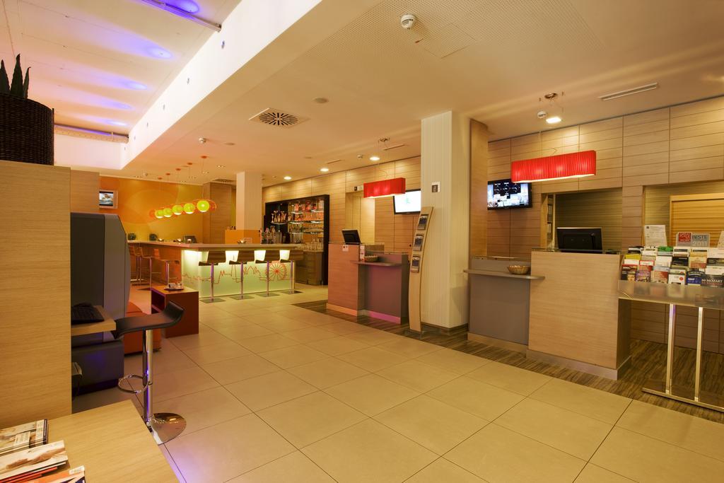 Ibis Messe 3*