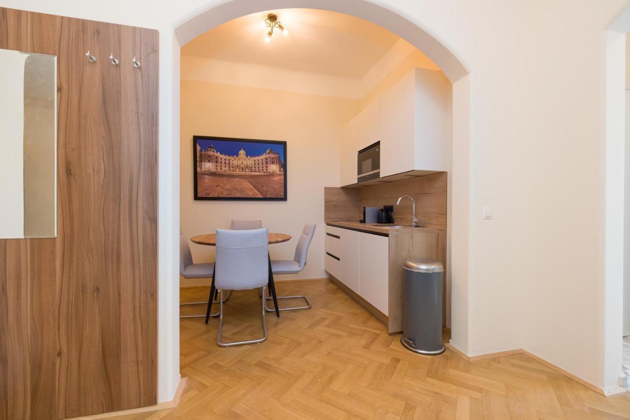Schoenbrunn Apartment