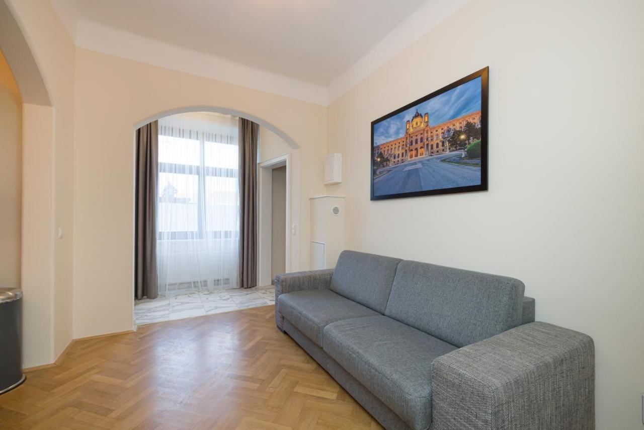 Schoenbrunn Apartment *