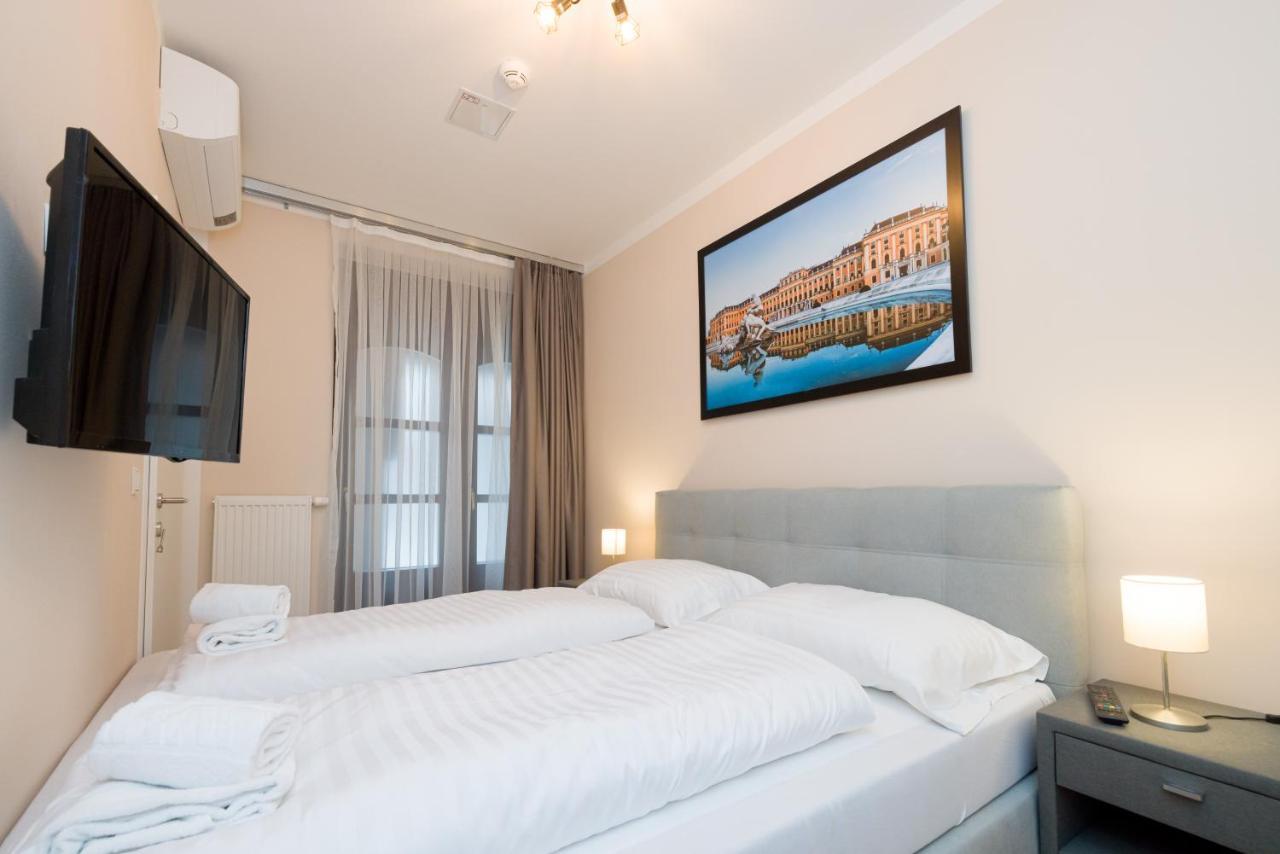 Schoenbrunn Apartment